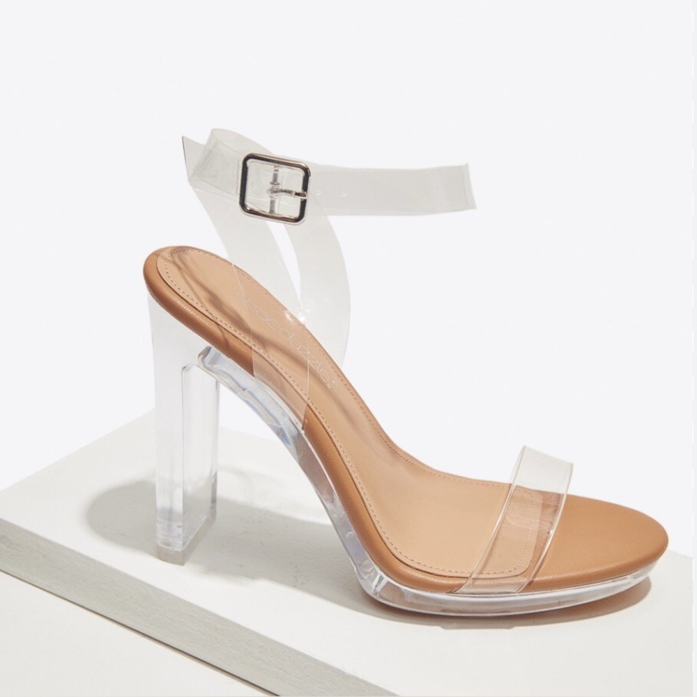 Cream Tan Sleek Shoedazzle Heels Size 6